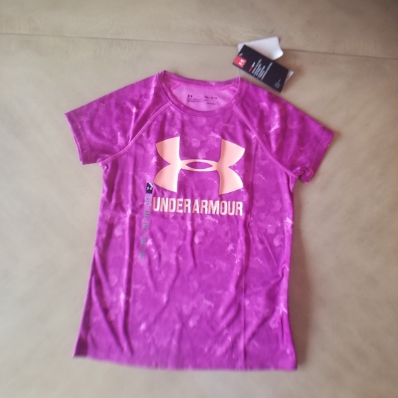 Under Armour Other - Girls' Under armour short Sleeve Tshirt.
